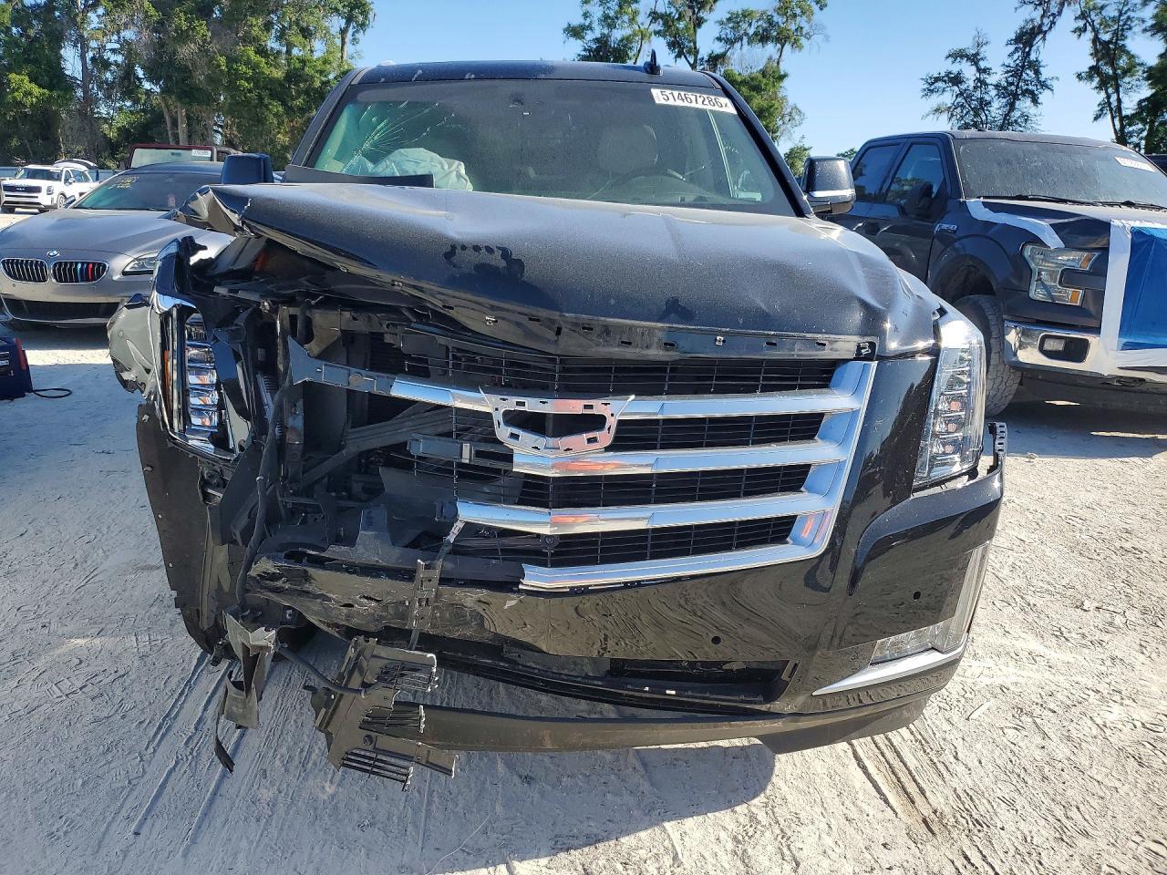 2017 Cadillac Escalade Luxury - Image 5