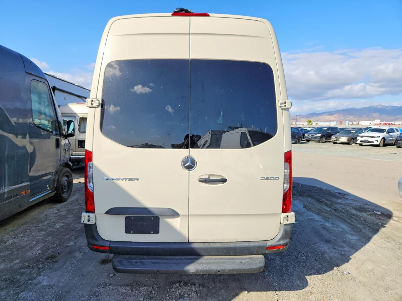 2024 Mercedes-Benz Sprinter 2500 - Фото 6