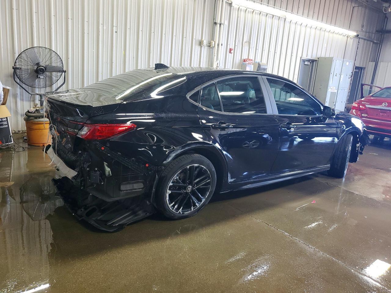 2025 Toyota Camry Se - Image 3
