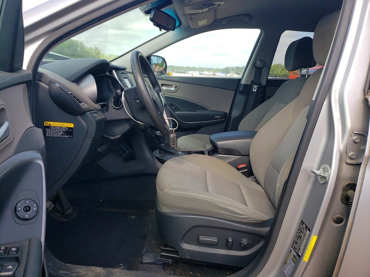 2015 Hyundai Santa Fe Gls - Image 7