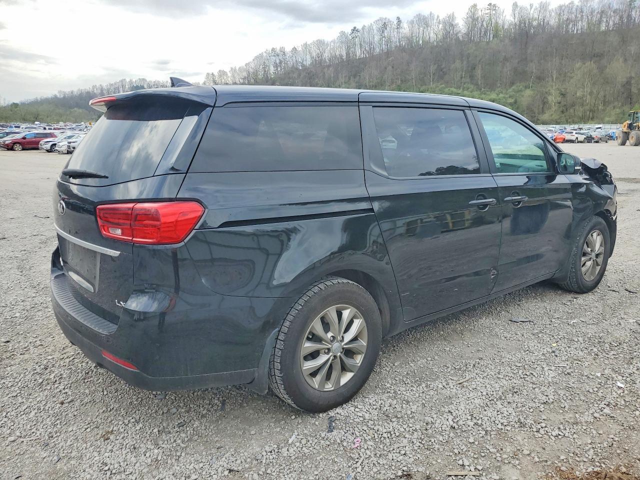 2021 Kia Sedona Lx - Фото 3