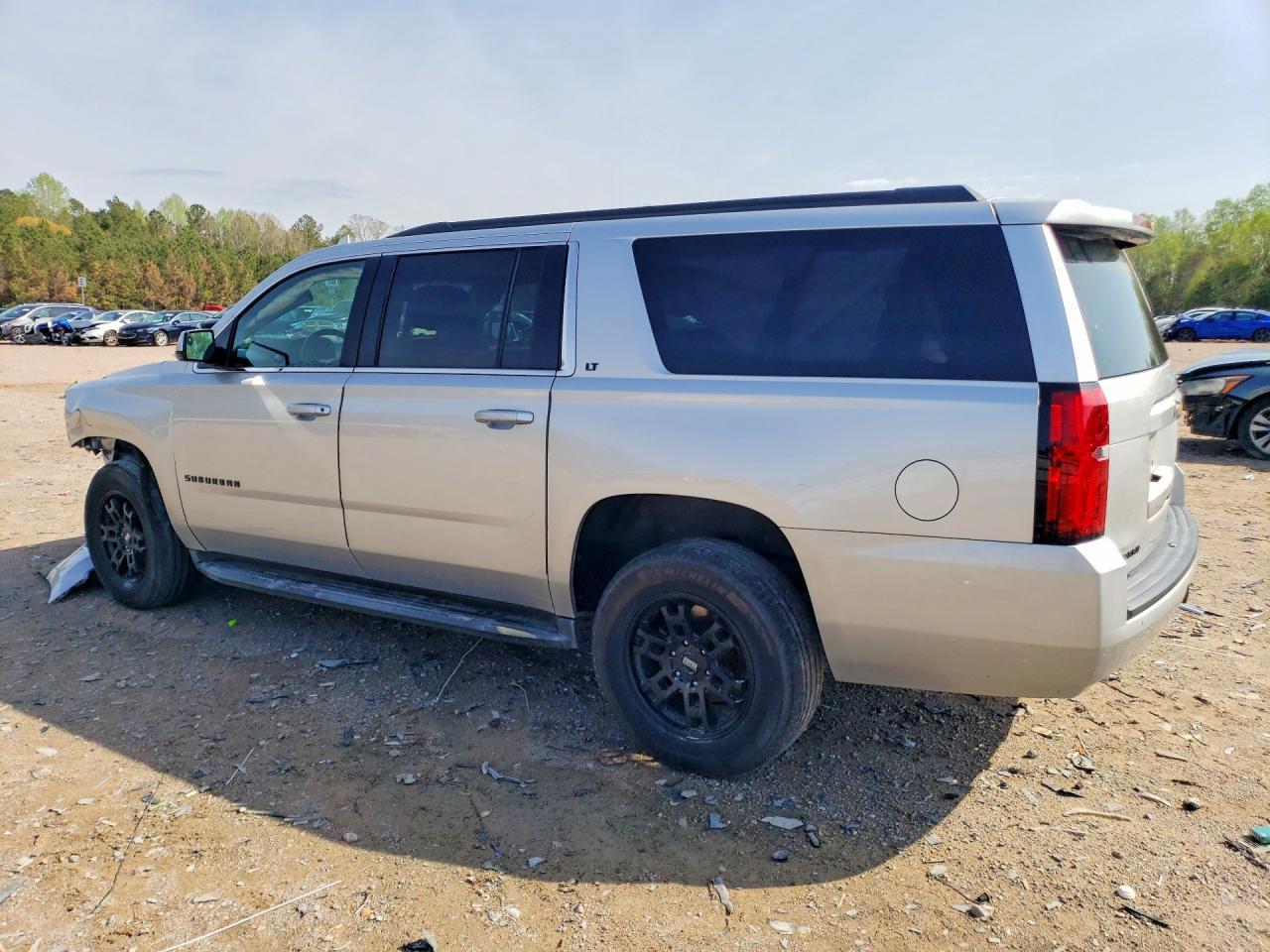 2019 Chevrolet Suburban K1500 Lt - Image 2