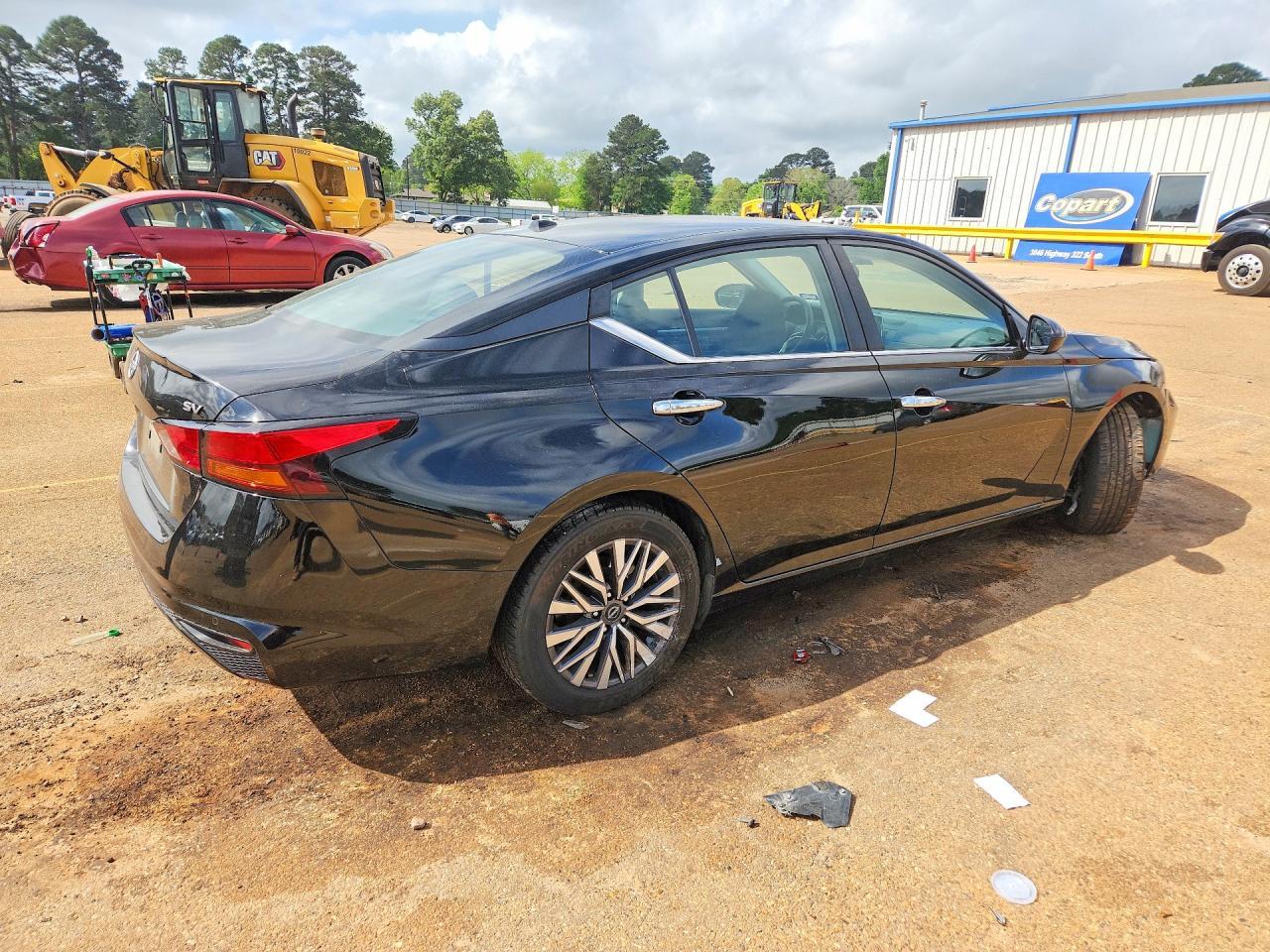 2023 Nissan Altima Sl - Image 3