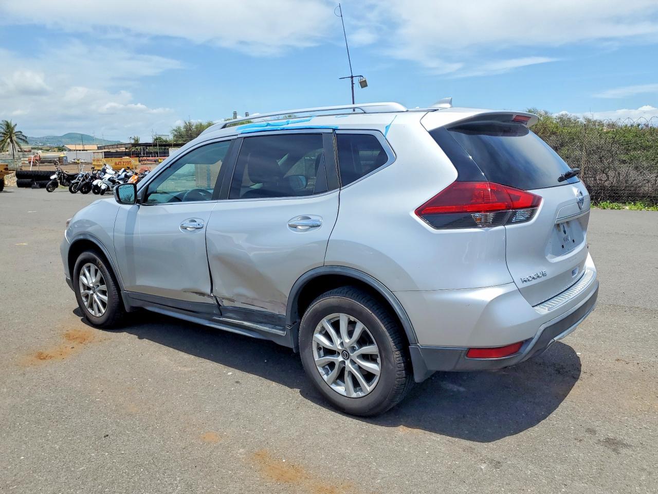 2019 Nissan Rogue S - Фото 2
