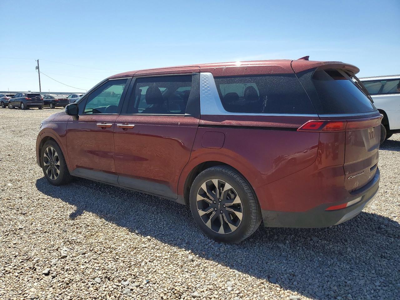 2022 Kia Carnival Ex - Image 2