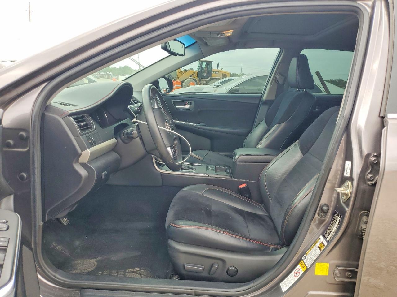 2016 Toyota Camry Xse V6 - Image 7