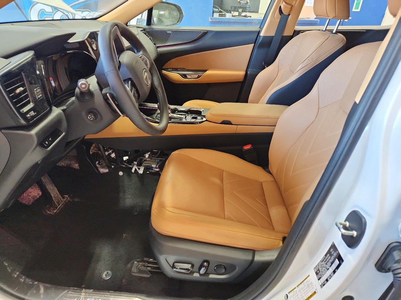 2025 Lexus Nx 450H Luxury - Image 7