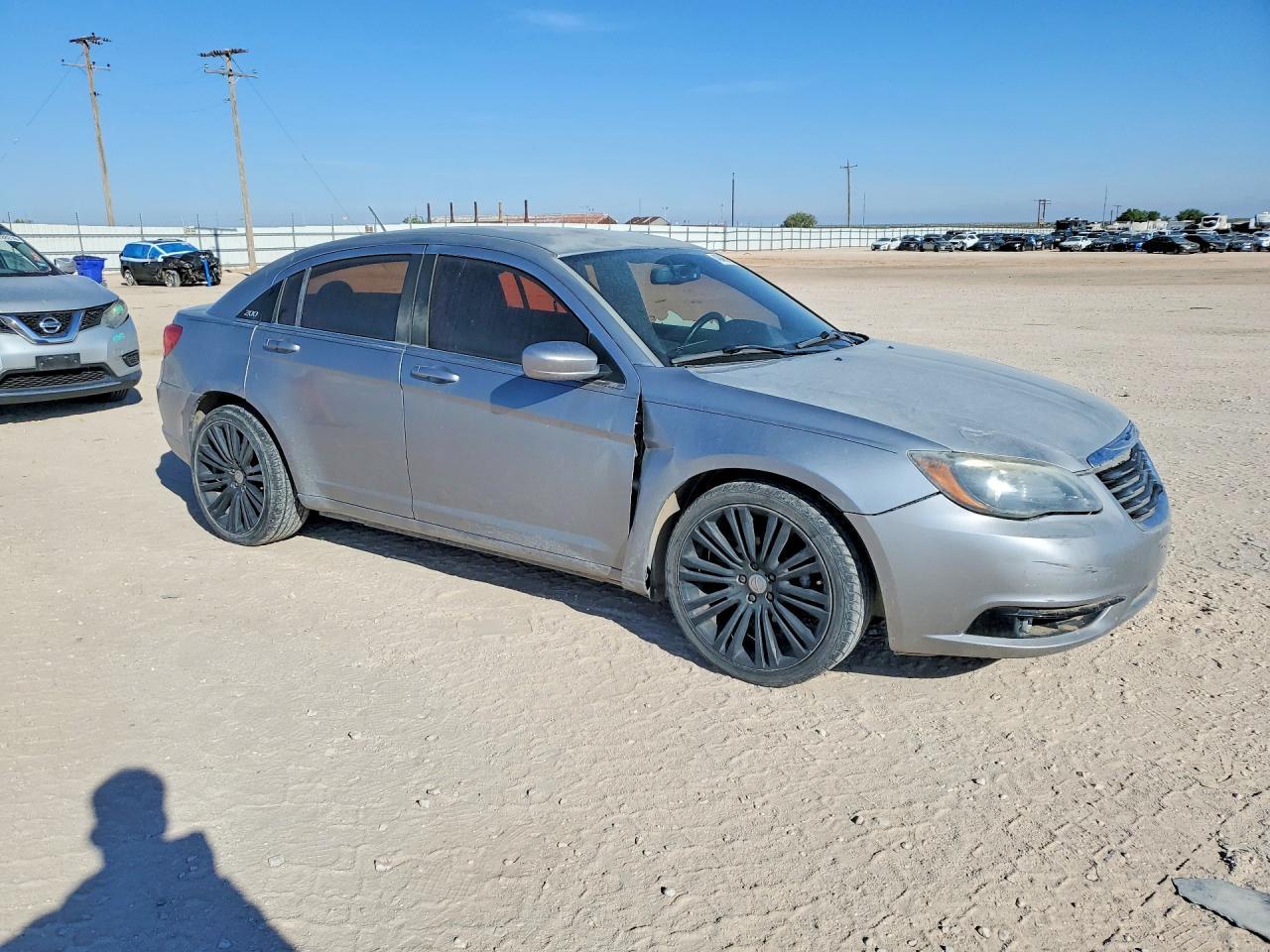 2014 Chrysler 200 Touring - Image 4
