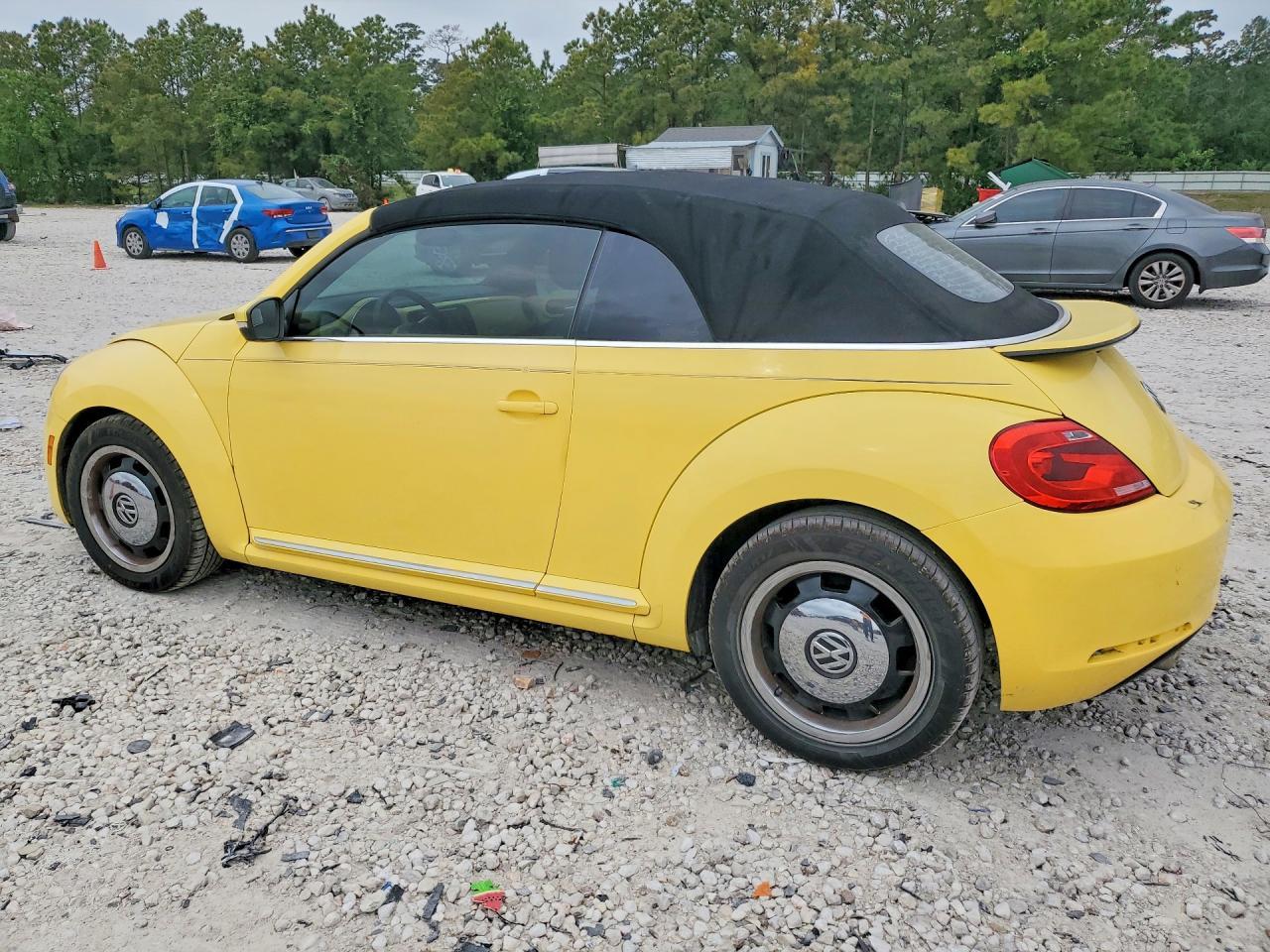 2013 Volkswagen Beetle - Image 2