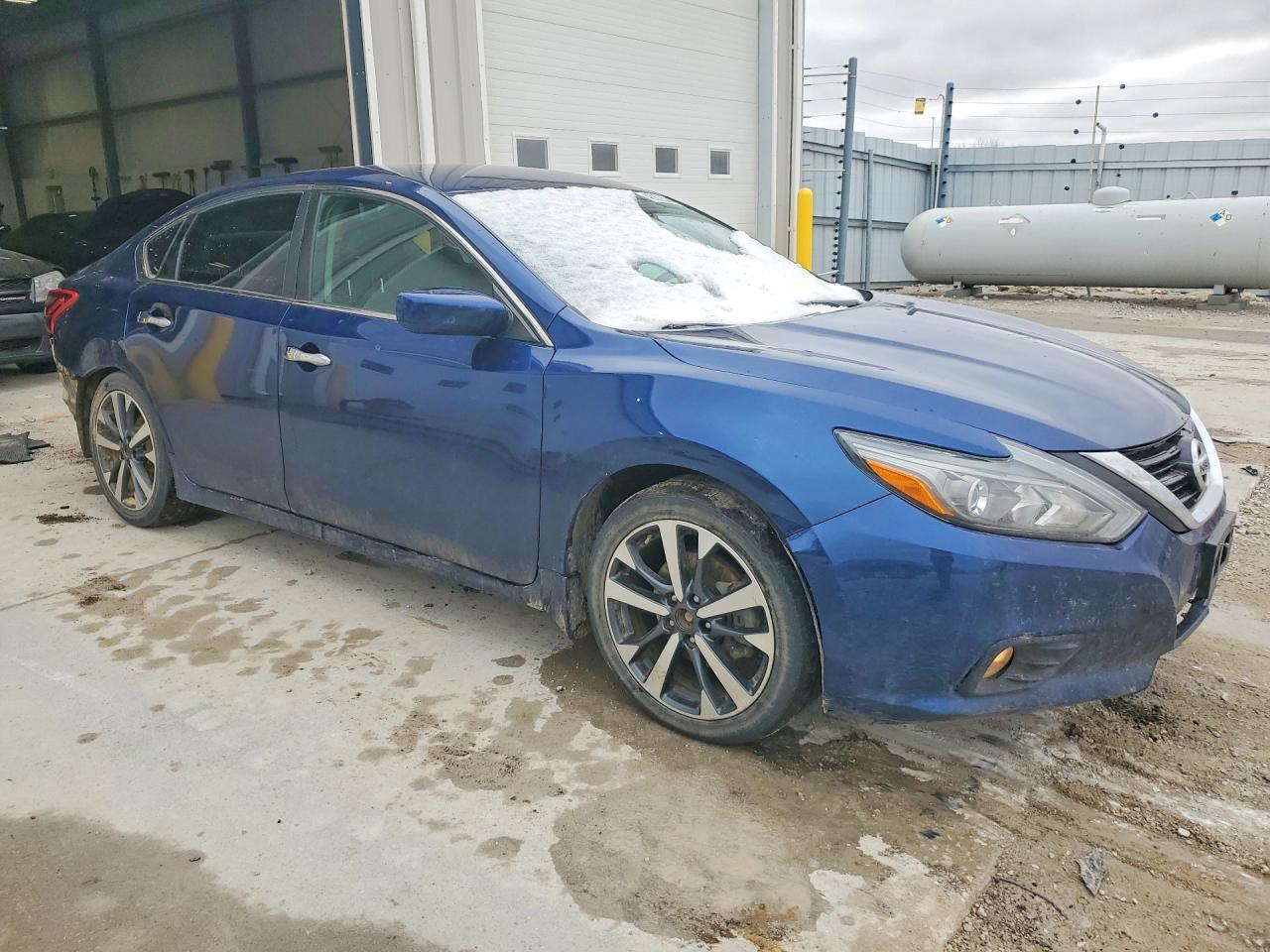 2017 Nissan Altima 2.5 Sr - Image 4