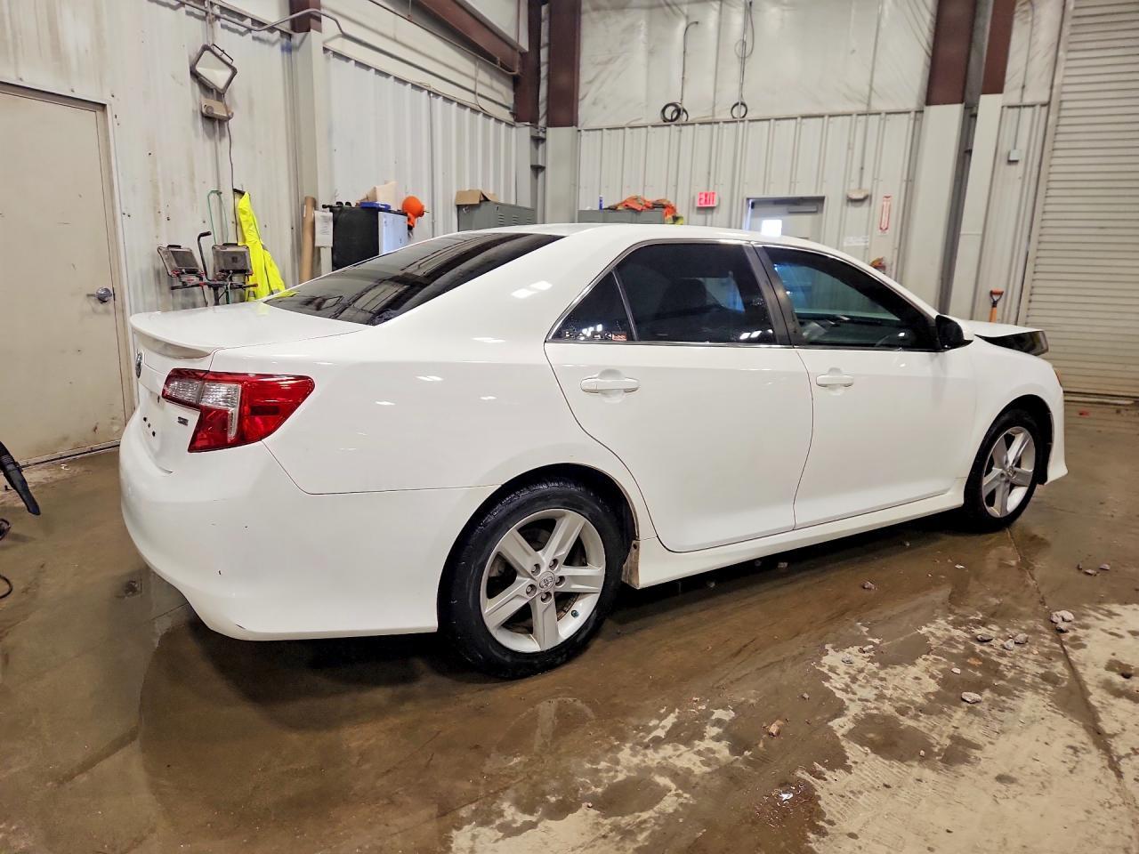 2014 Toyota Camry Se - Фото 3