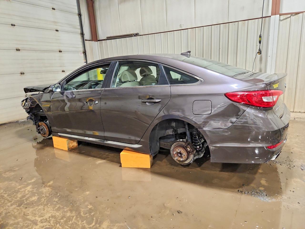 2017 Hyundai Sonata Sport - Фото 2