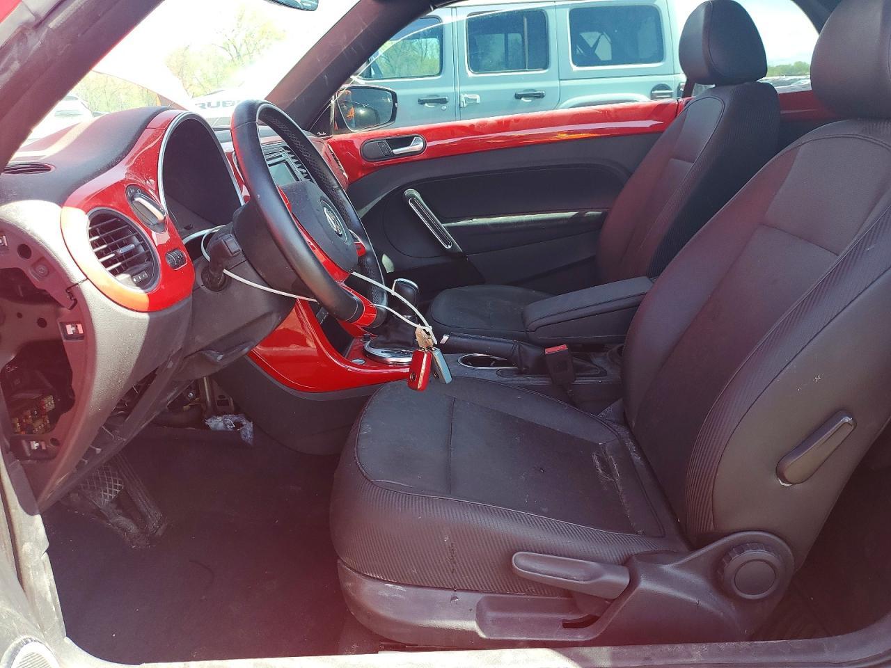 2018 Volkswagen Beetle S - Фото 7