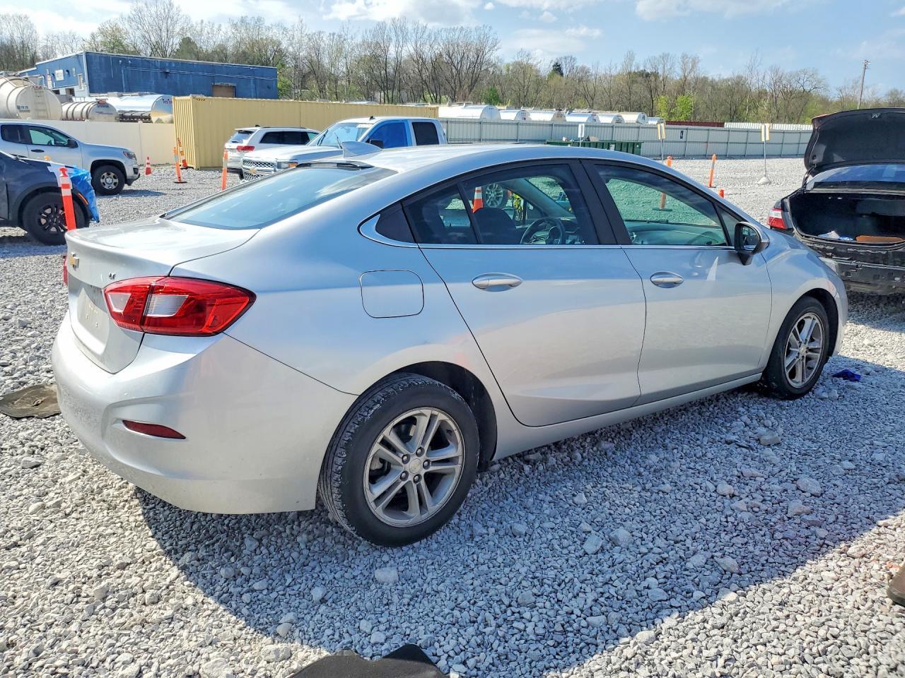 2018 Chevrolet Cruze Lt - Фото 3