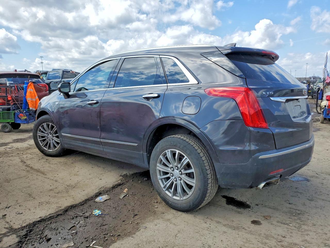 2017 Cadillac Xt5 Luxury - Фото 2