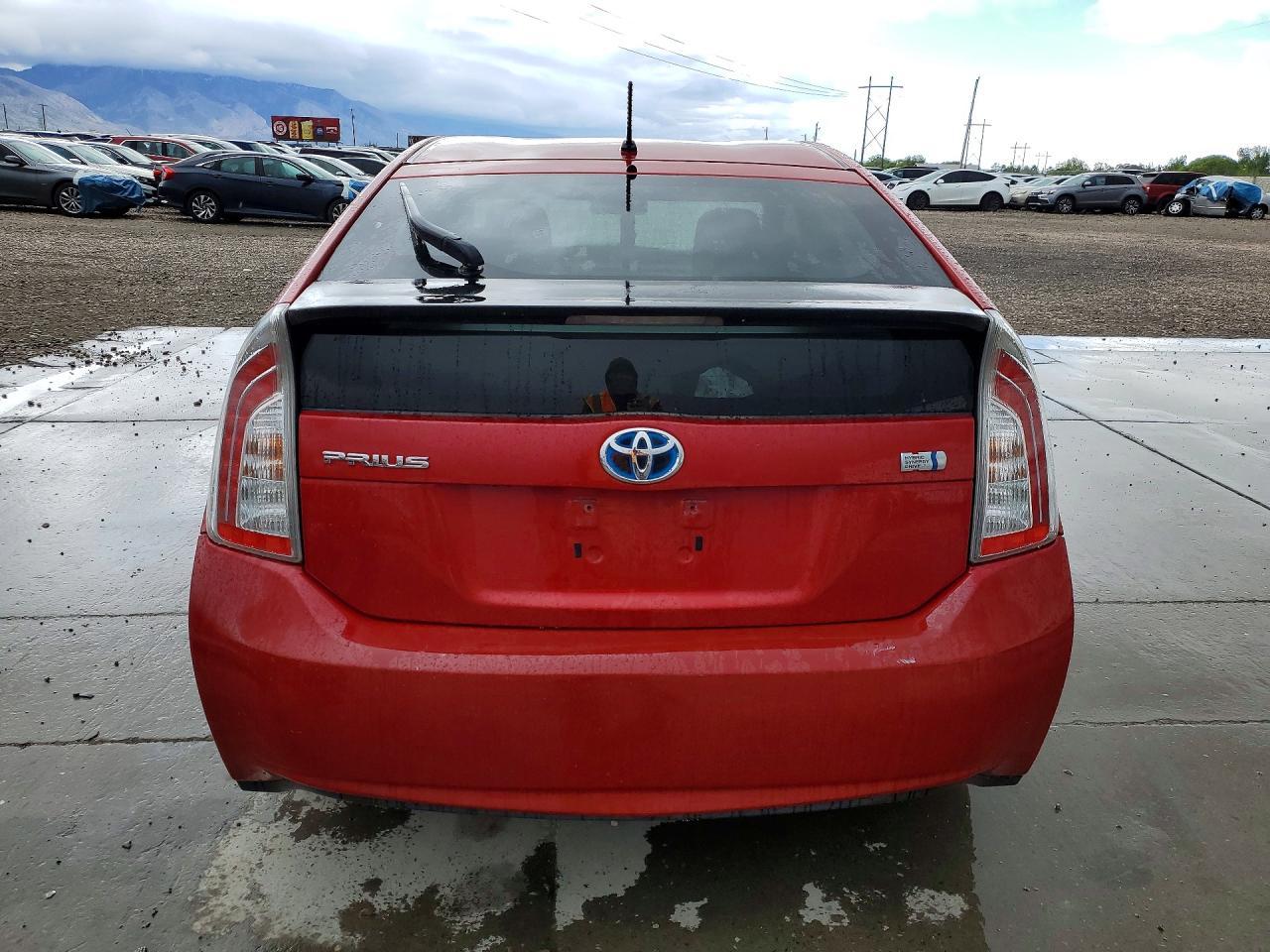 2013 Toyota Prius Two - Фото 6