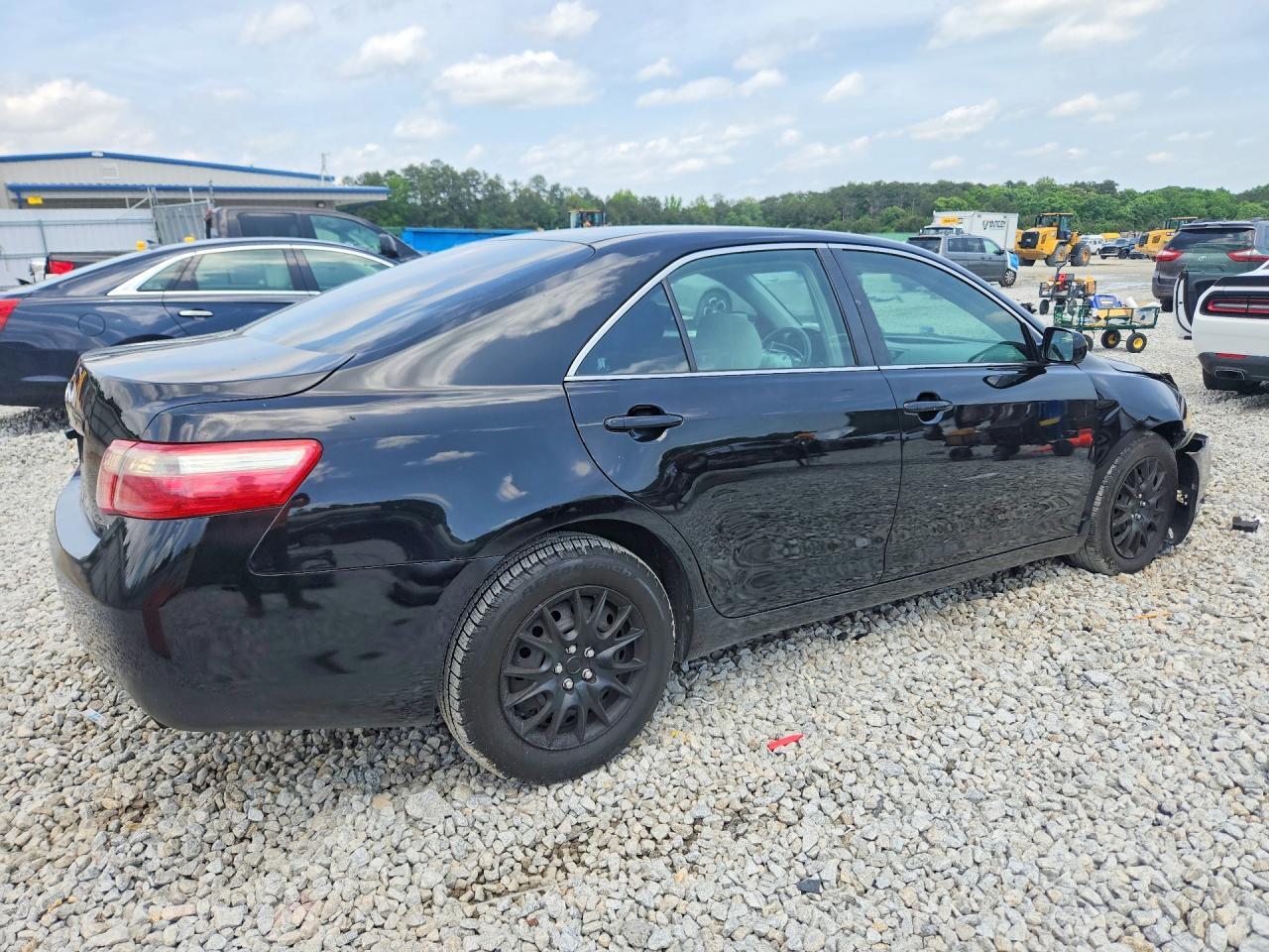2009 Toyota Camry Le - Фото 3