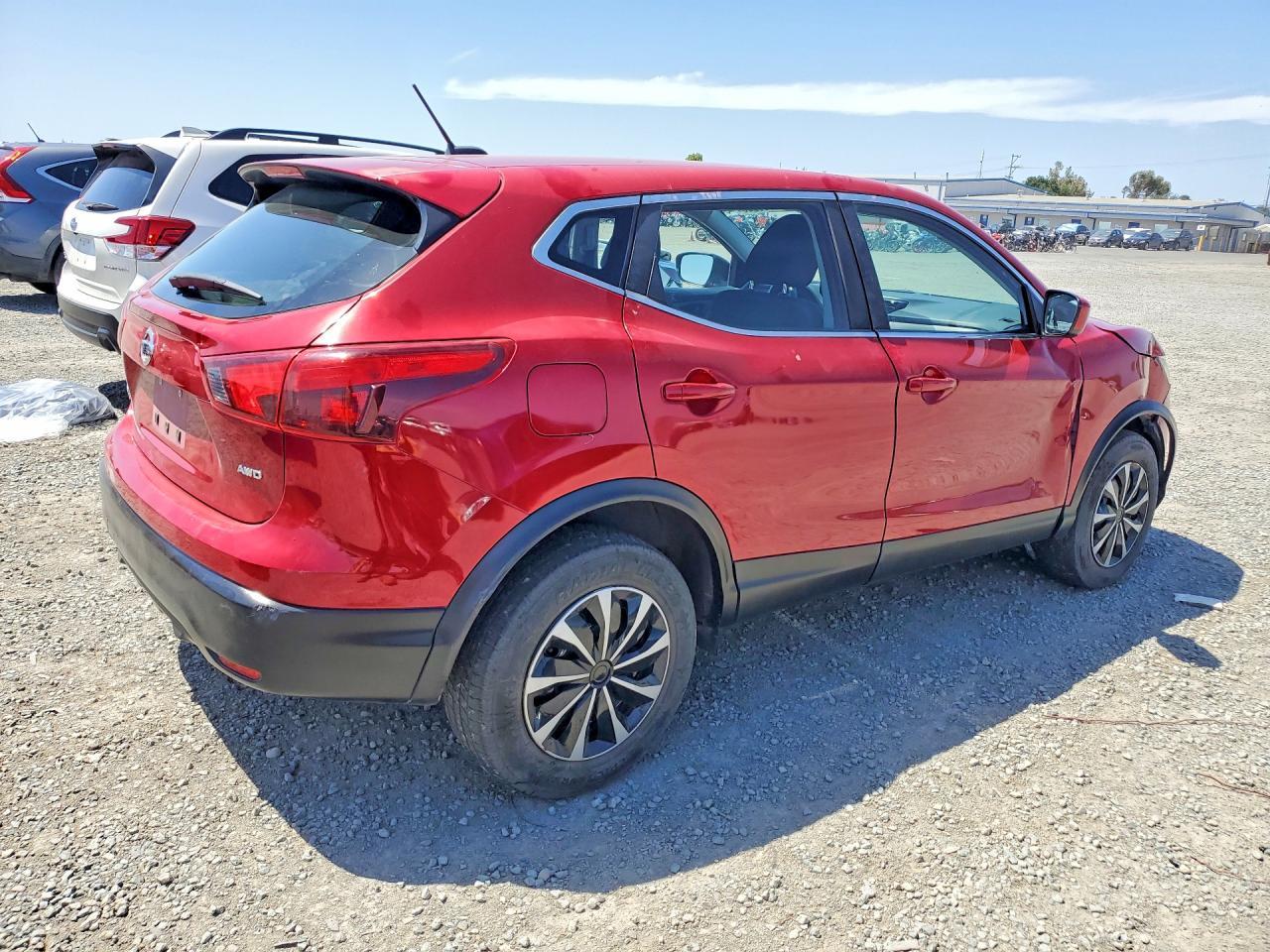 2018 Nissan Rogue Sport S - Image 3