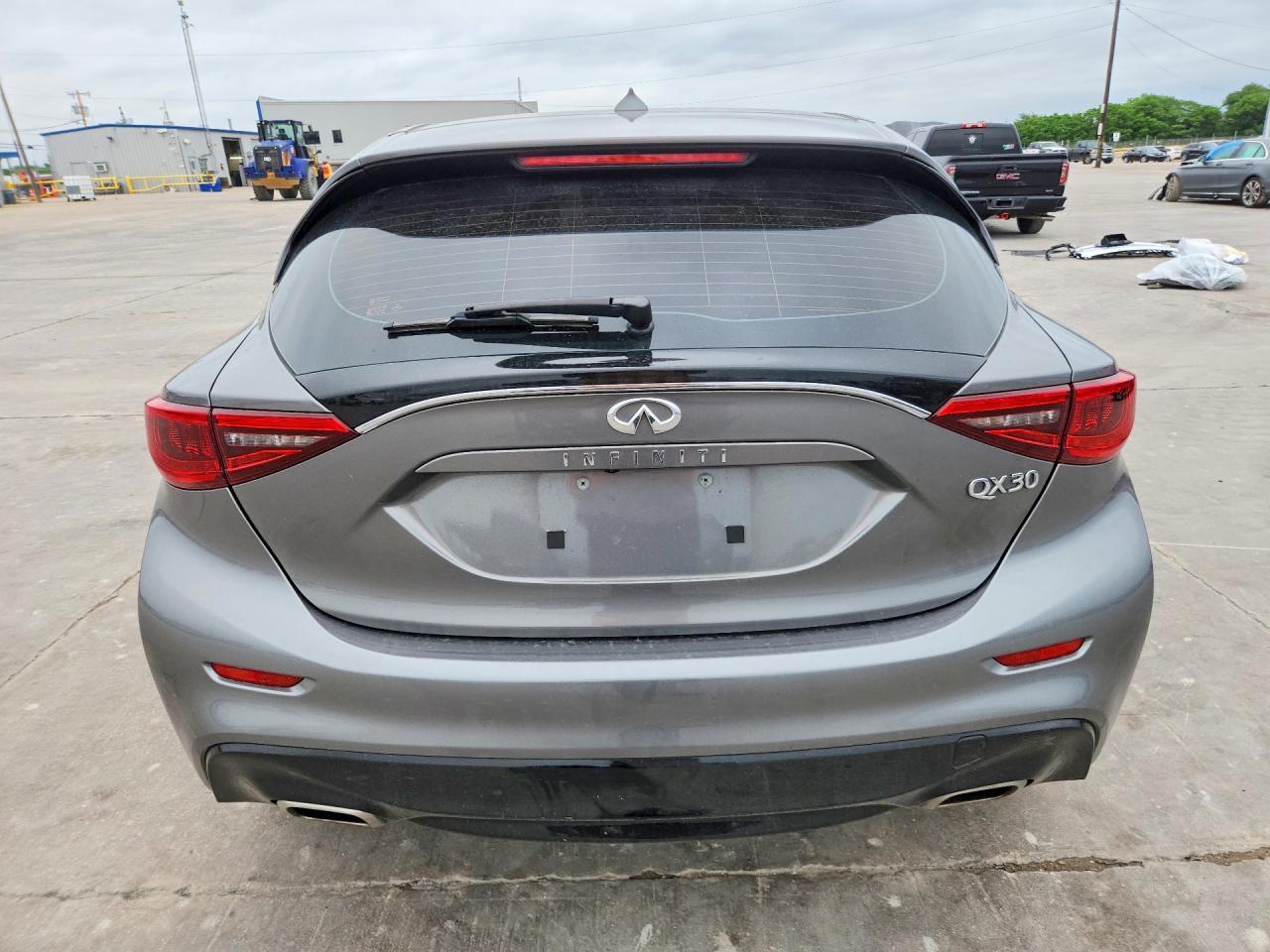 2018 Infiniti Qx30 Luxury - Image 6