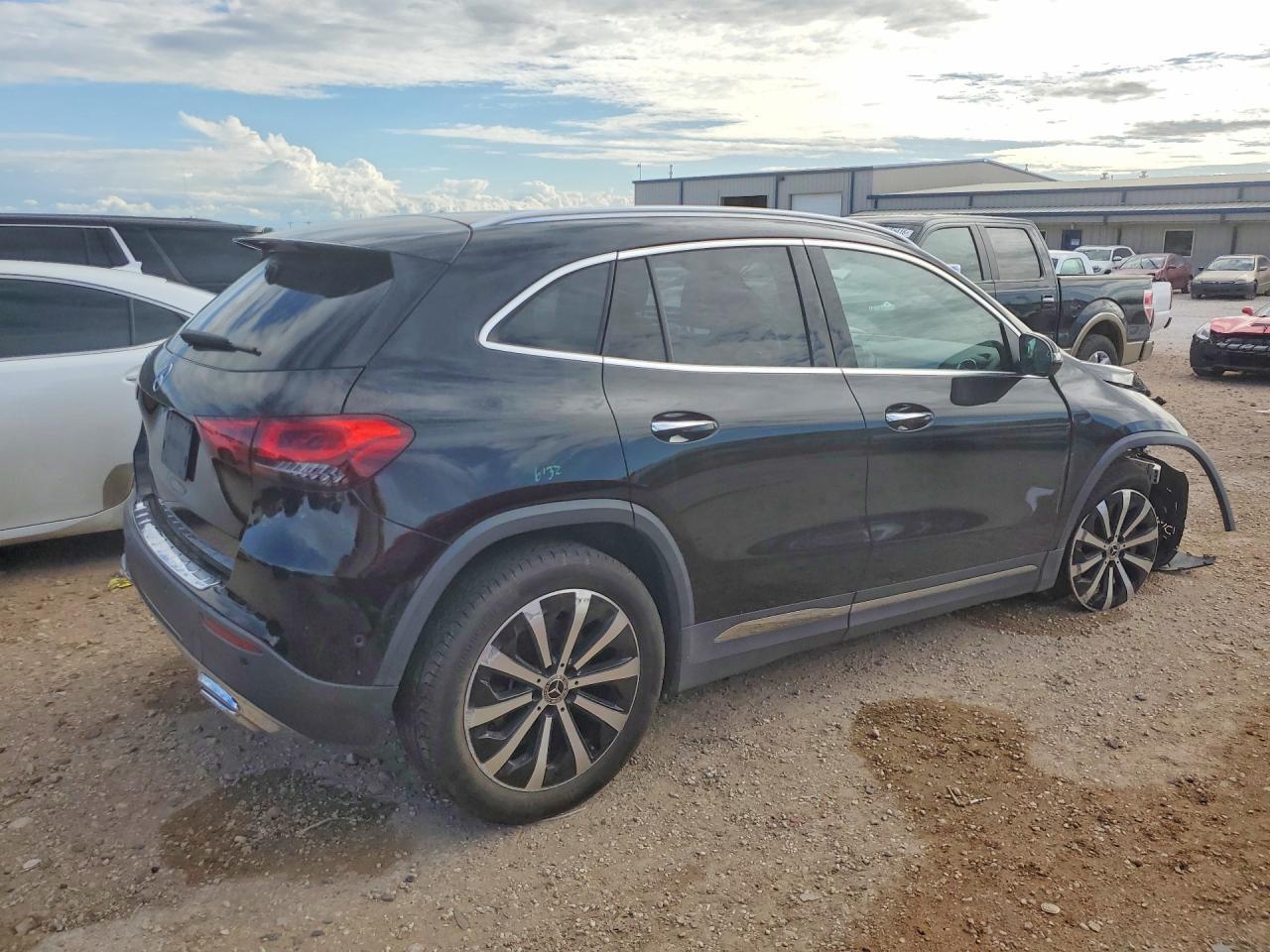 2021 Mercedes-Benz Gla 250 - Image 3