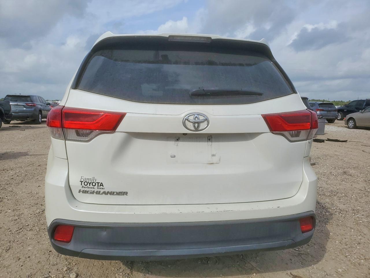 2019 Toyota Highlander Le - Фото 6