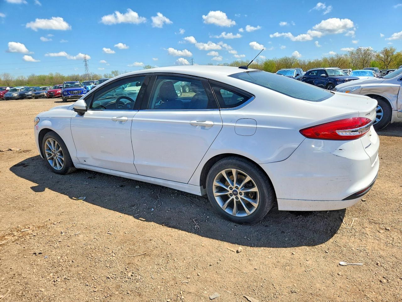 2017 Ford Fusion Se - Фото 2