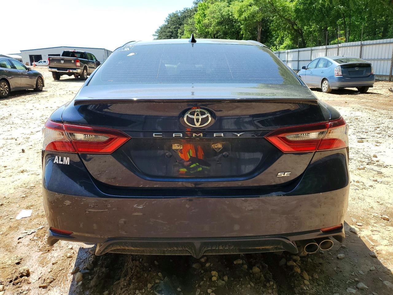 2022 Toyota Camry Se - Фото 6