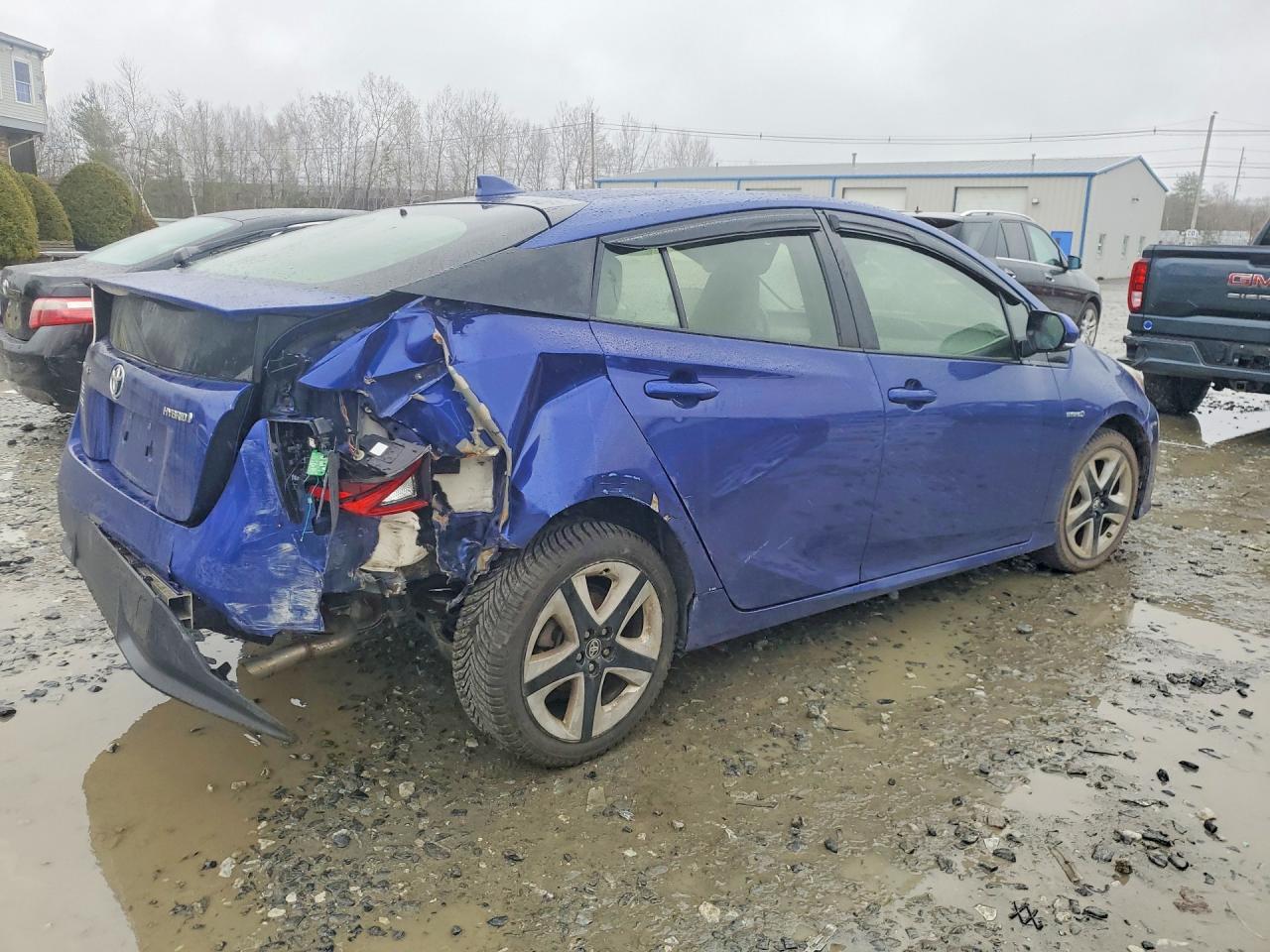 2016 Toyota Prius Three Touring - Фото 3