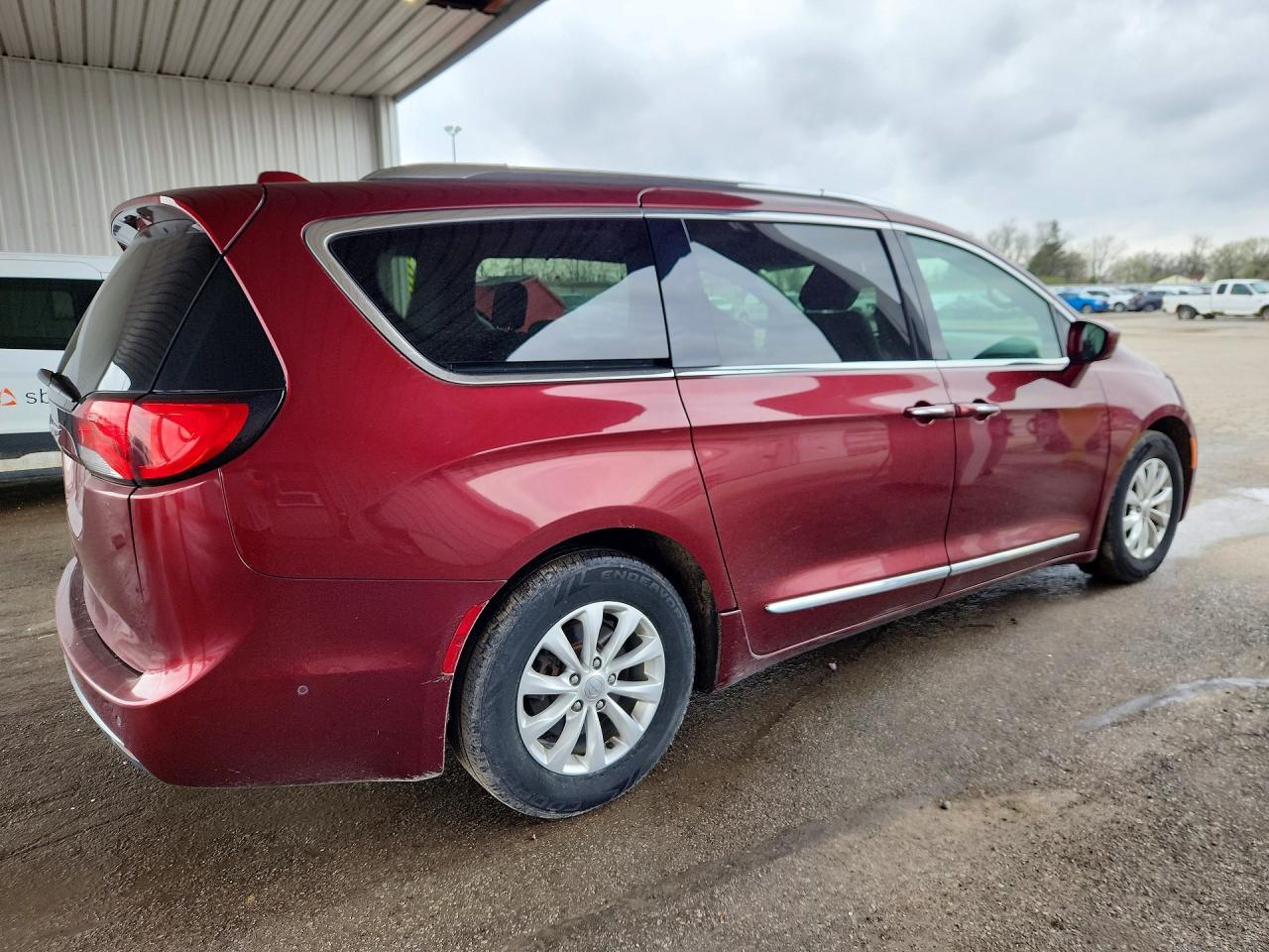 2018 Chrysler Pacifica Touring L - Фото 3
