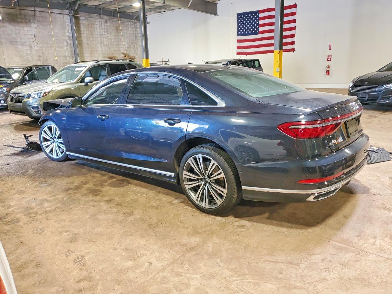 2021 Audi A8 L - Фото 2