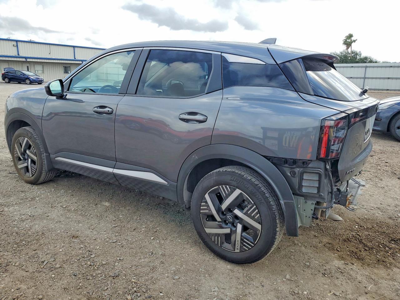 2025 Nissan Kicks Sv - Фото 2