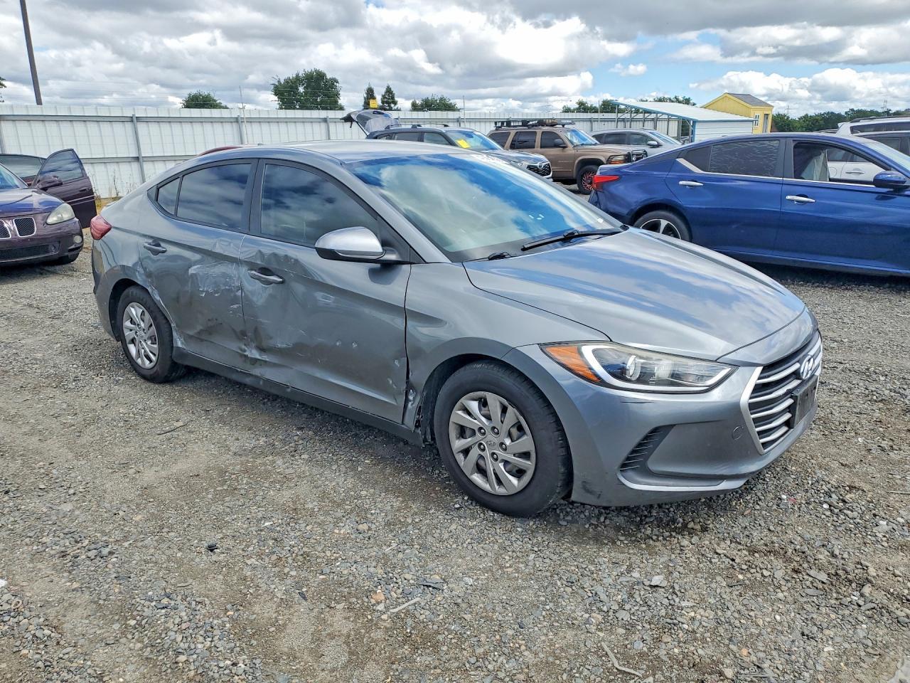 2017 Hyundai Elantra Se - Фото 4
