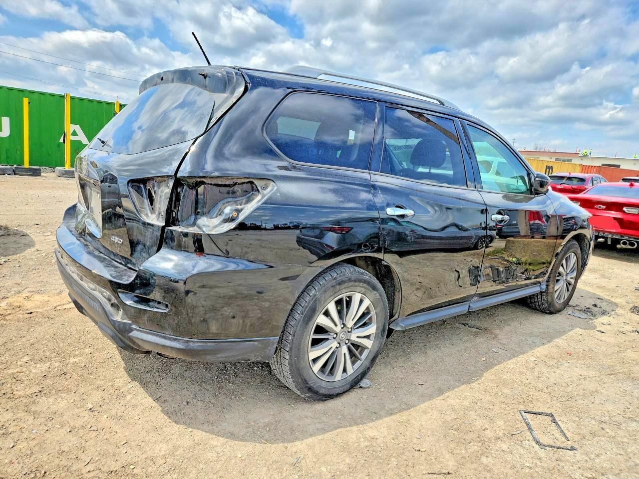 2018 Nissan Pathfinder S - Фото 3