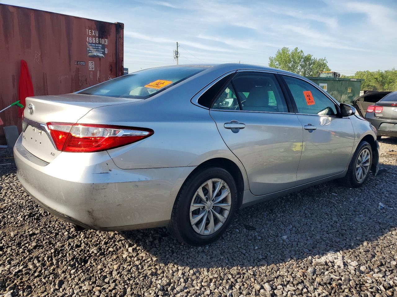 2016 Toyota Camry Le - Image 3