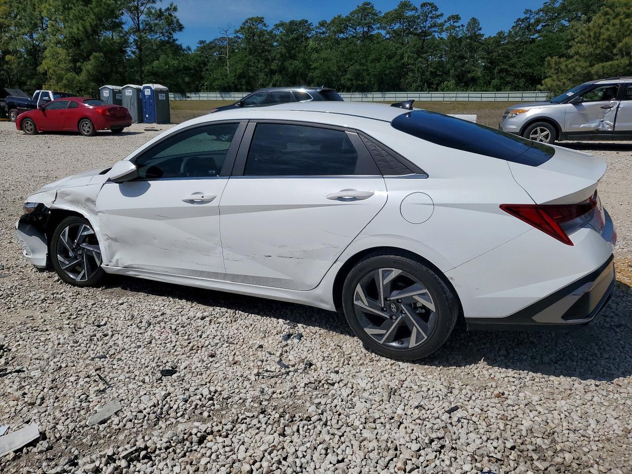 2024 Hyundai Elantra Sel - Image 2