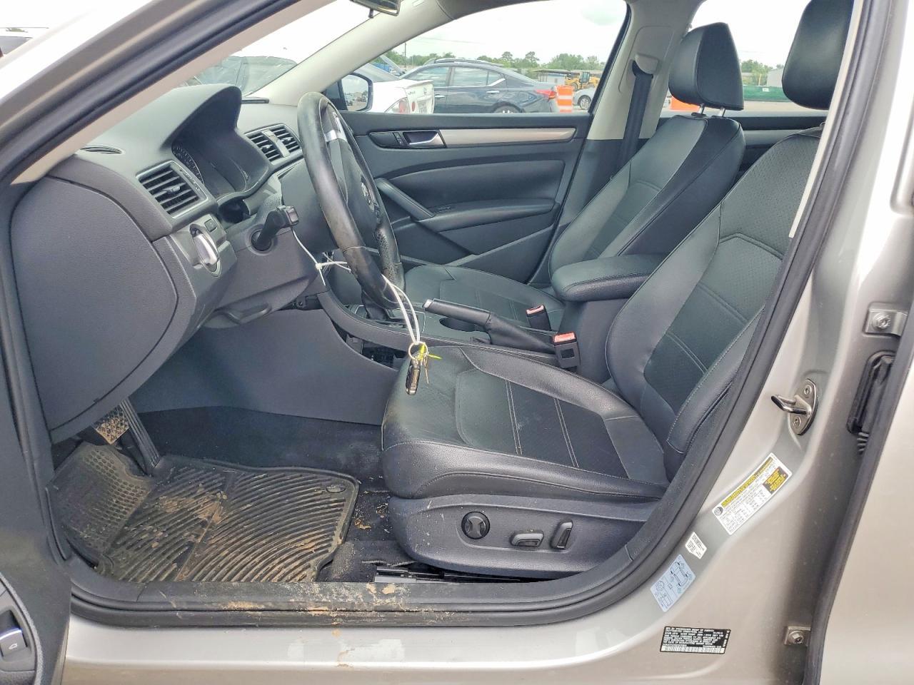2014 Volkswagen Passat S - Фото 7