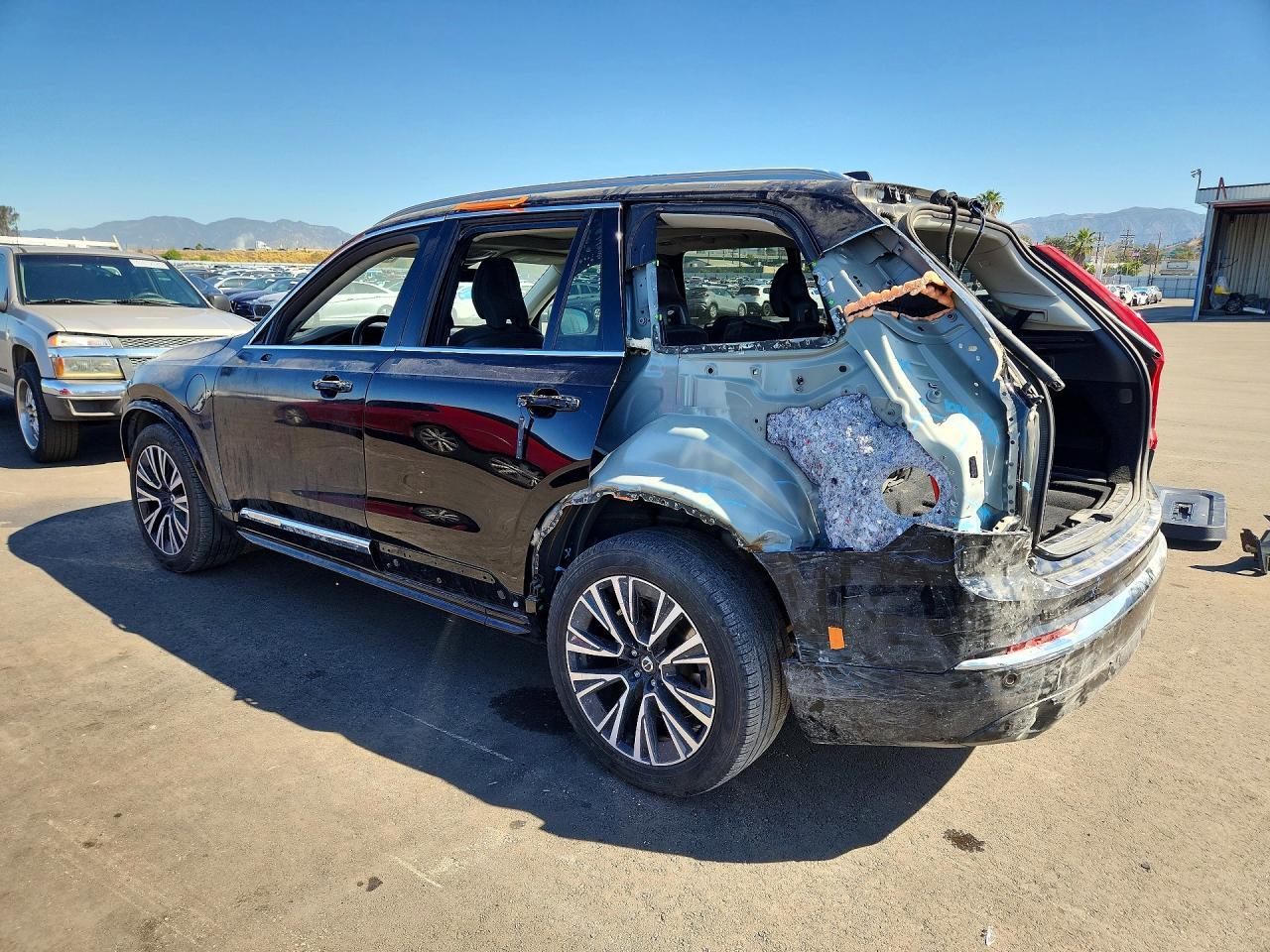 2024 Volvo Xc90 Core - Image 2