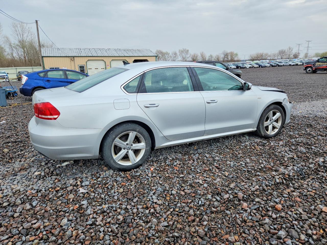 2015 Volkswagen Passat S - Image 3