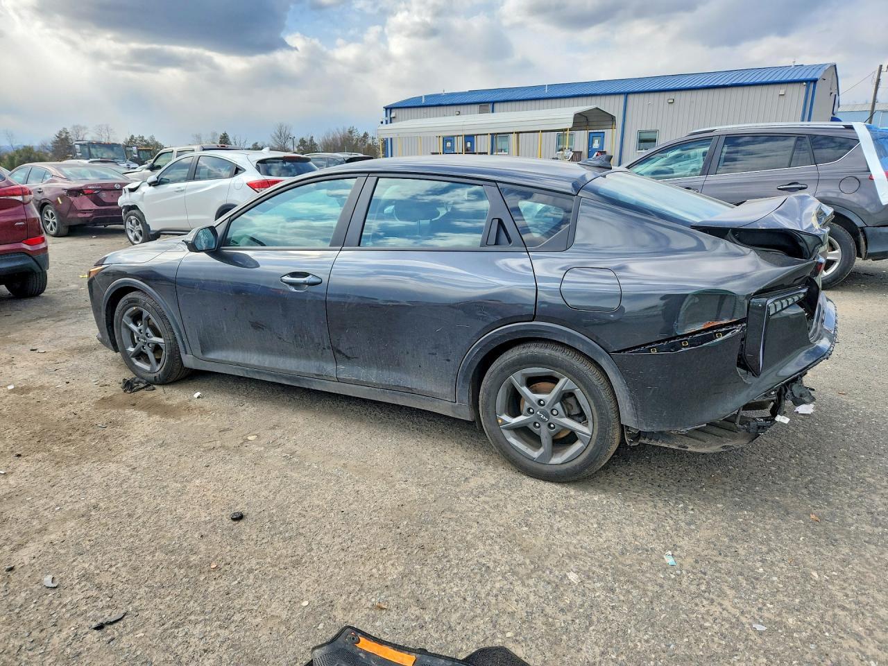 2025 Kia K4 Lxs - Image 2