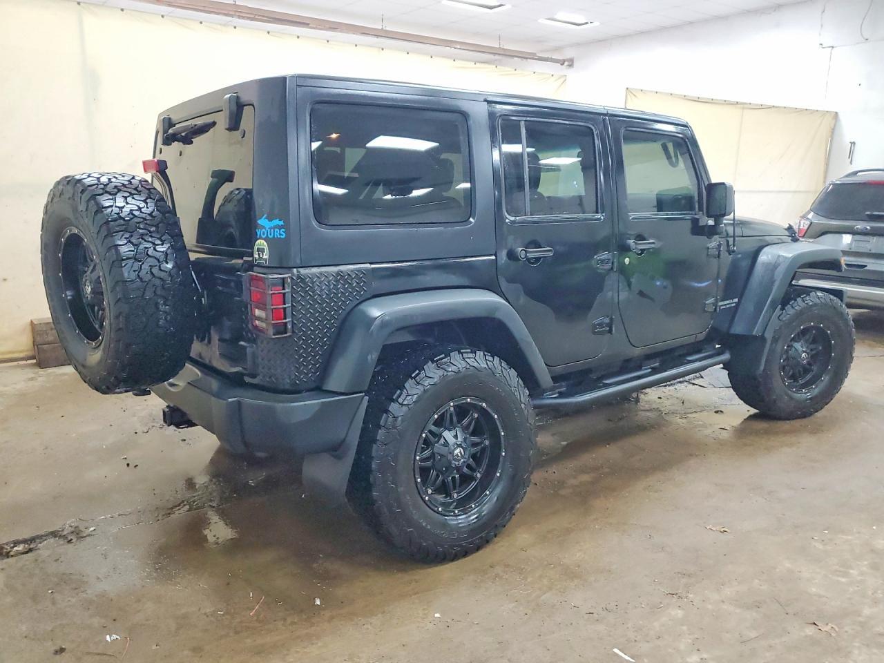 2016 Jeep Wrangler Unlimited Rubicon - Image 3