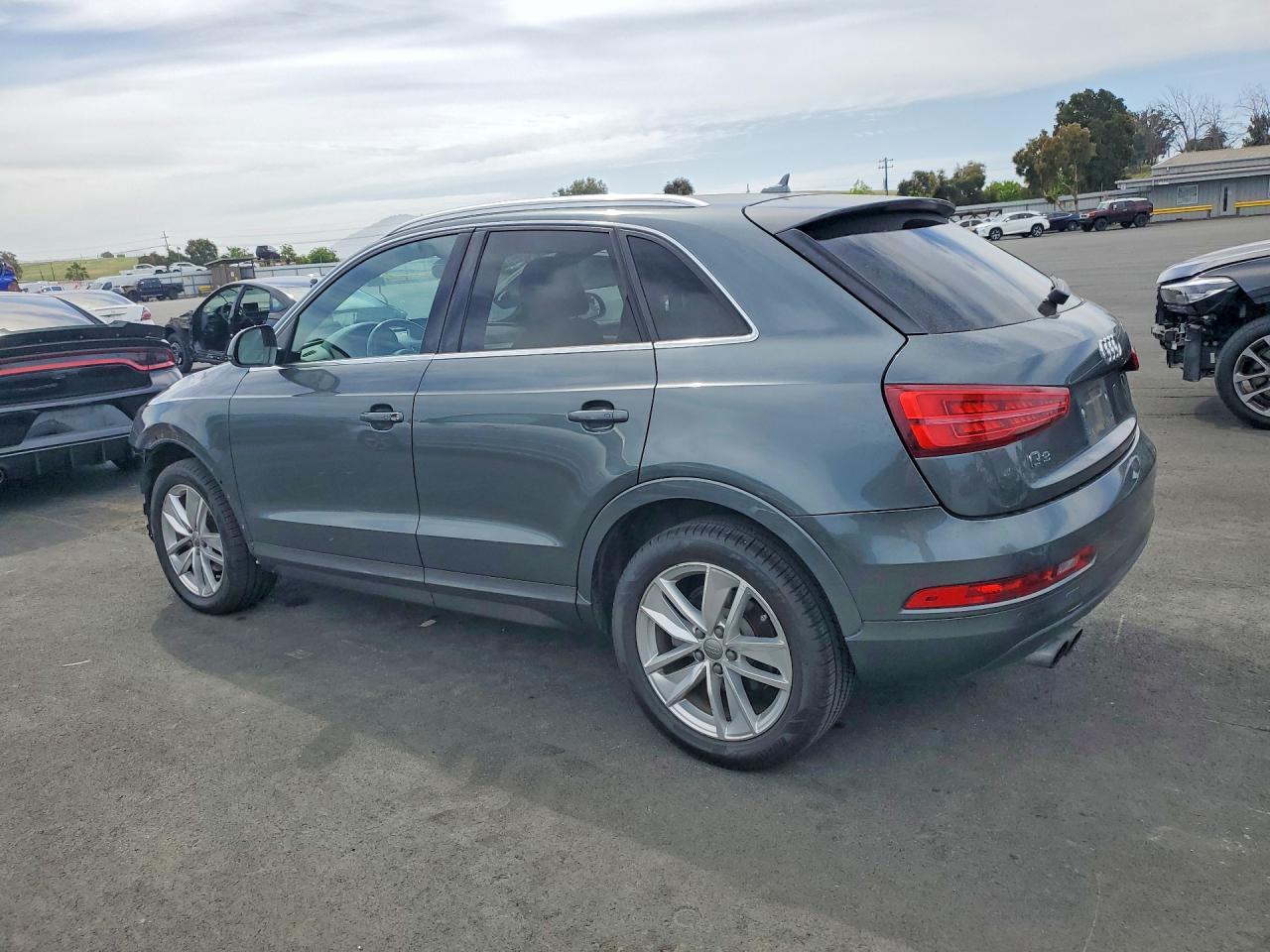 2018 Audi Q3 Premium Plus - Фото 2