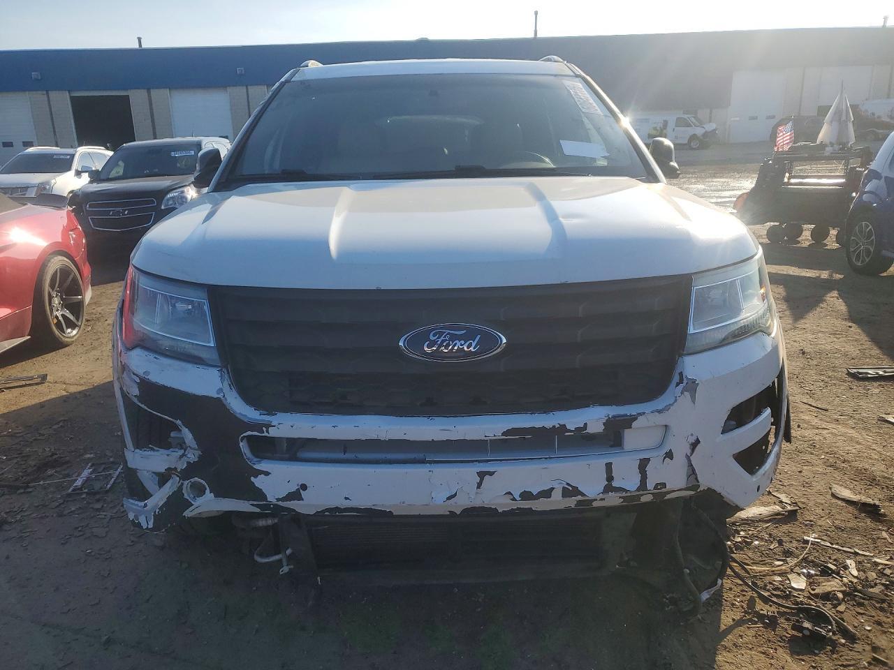 2016 Ford Explorer Xlt - Image 5