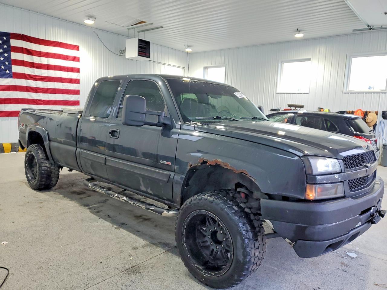 2004 Chevrolet Silverado K2500 Heavy Duty - Image 4