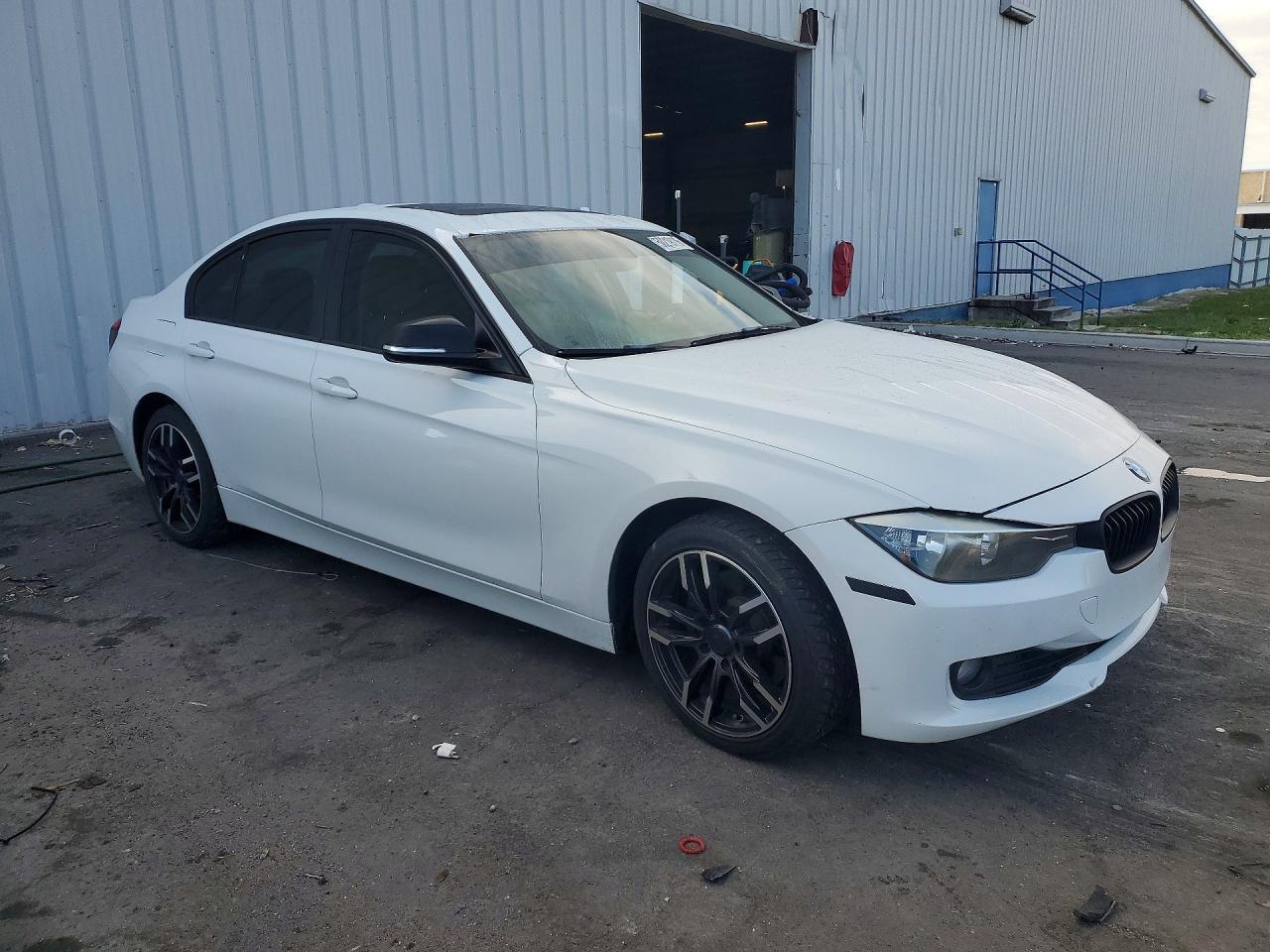 2013 BMW 328 I Sulev - Image 4