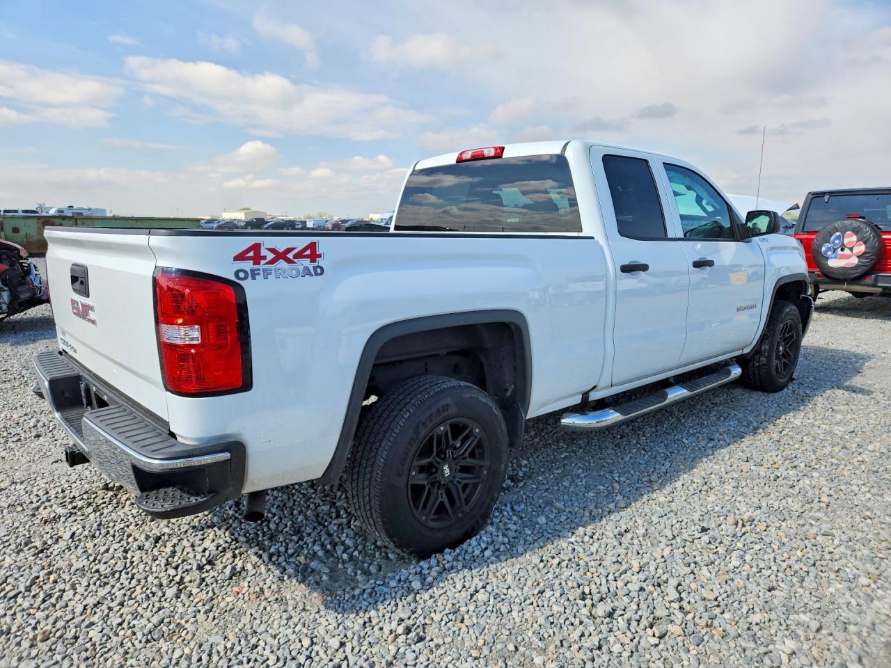 2017 GMC Sierra K1500 - Image 3