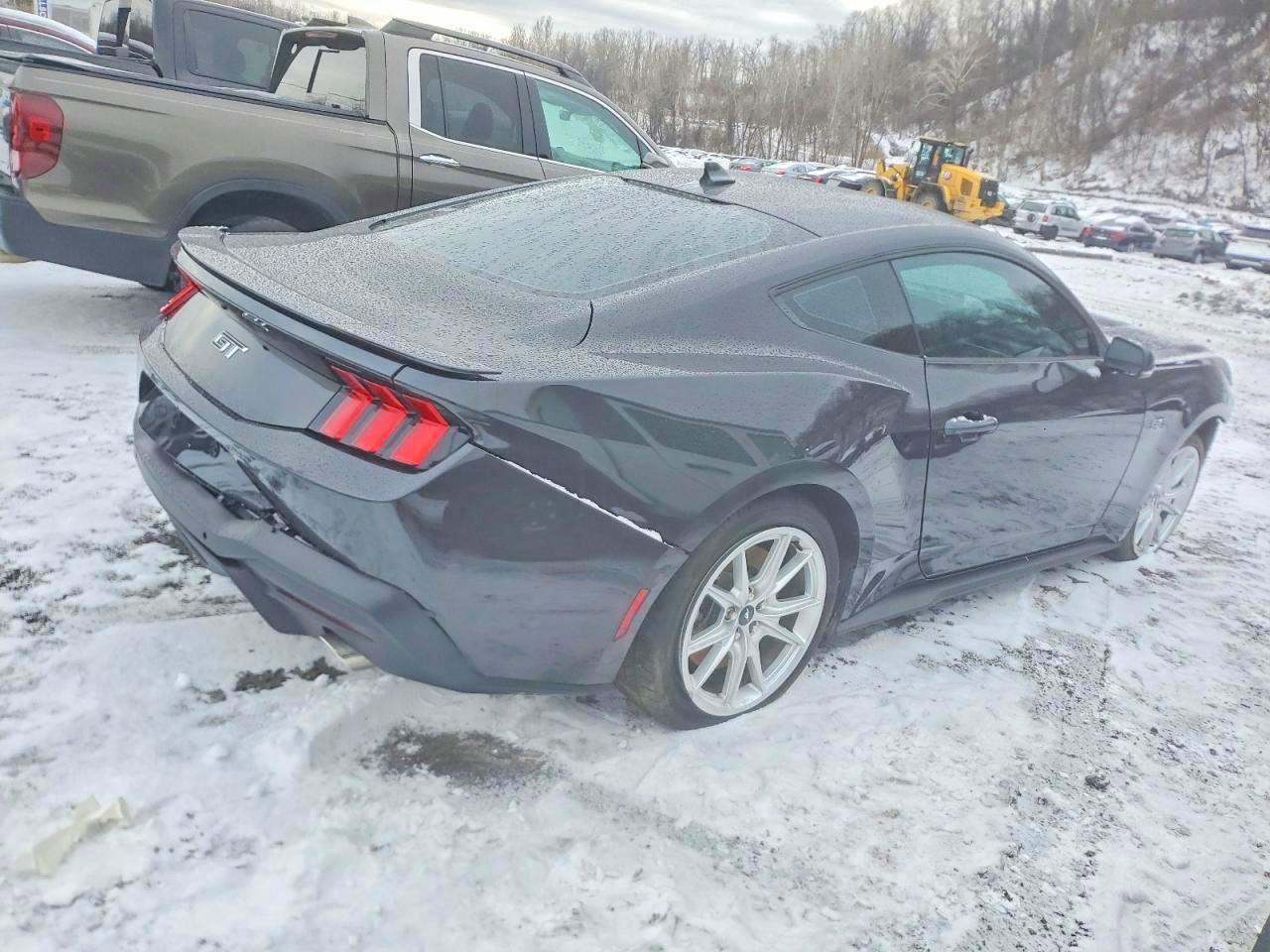 2024 Ford Mustang Gt - Фото 3
