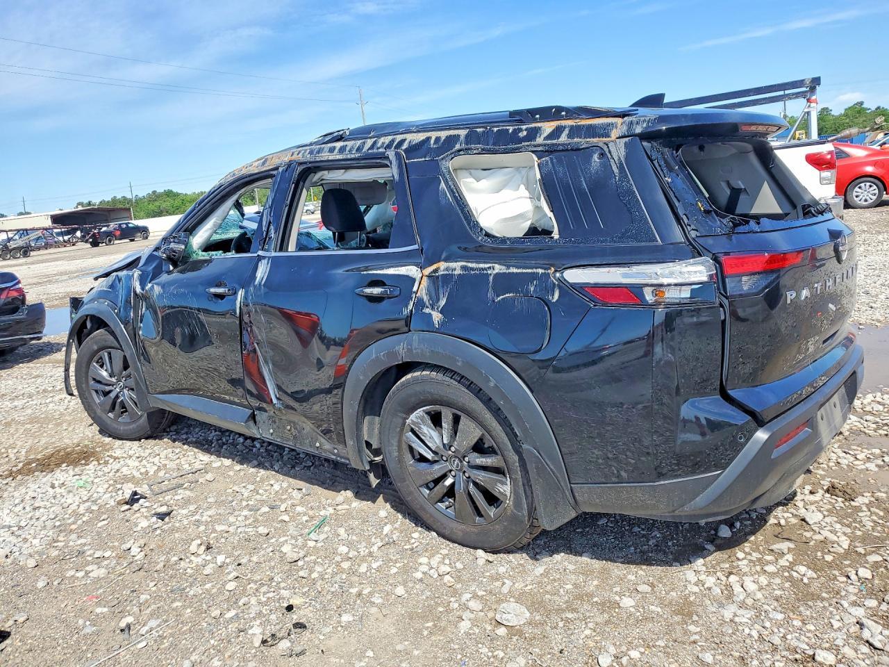 2022 Nissan Pathfinder Sv - Image 2