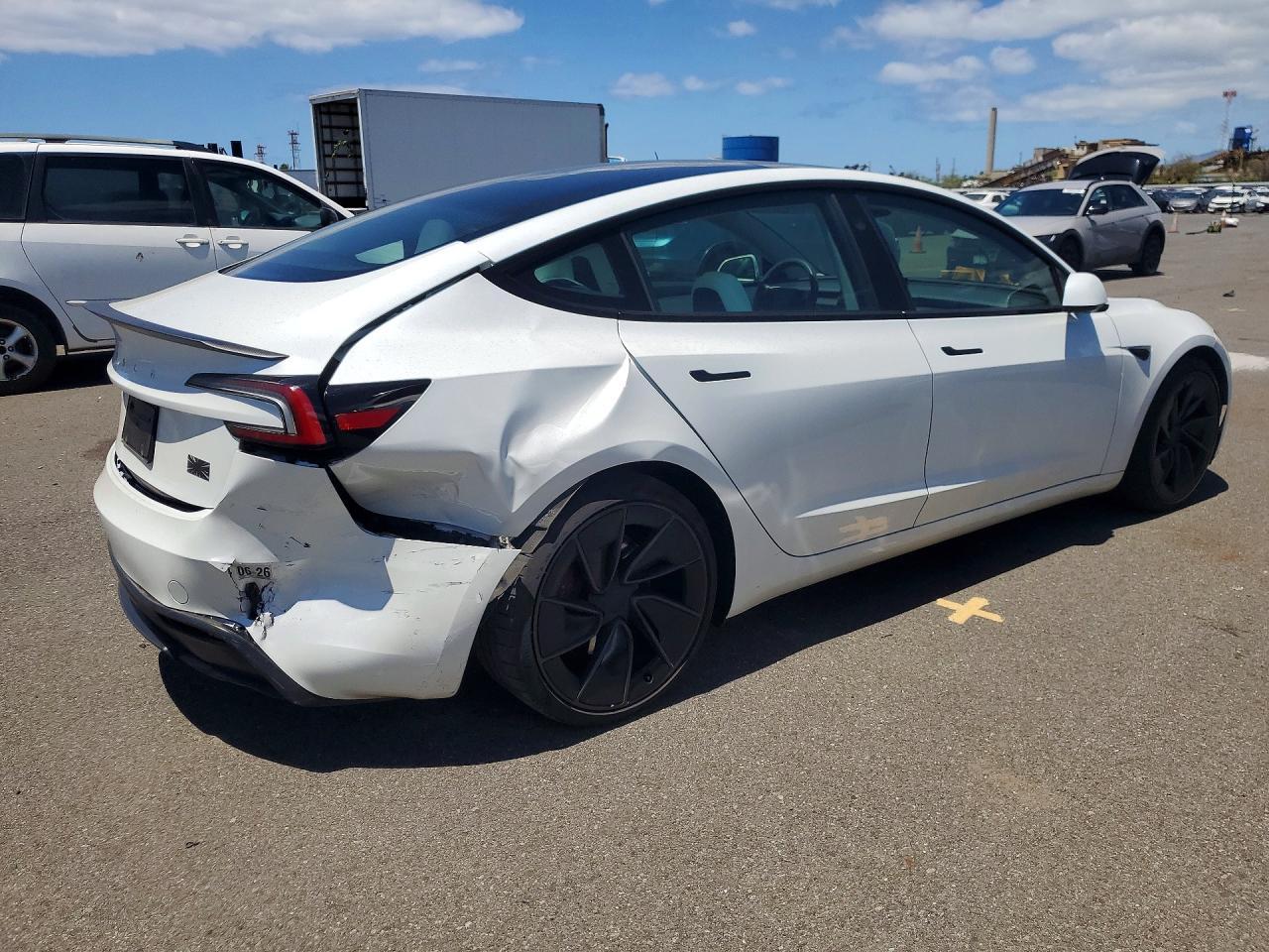 2024 Tesla Model 3 - Фото 3
