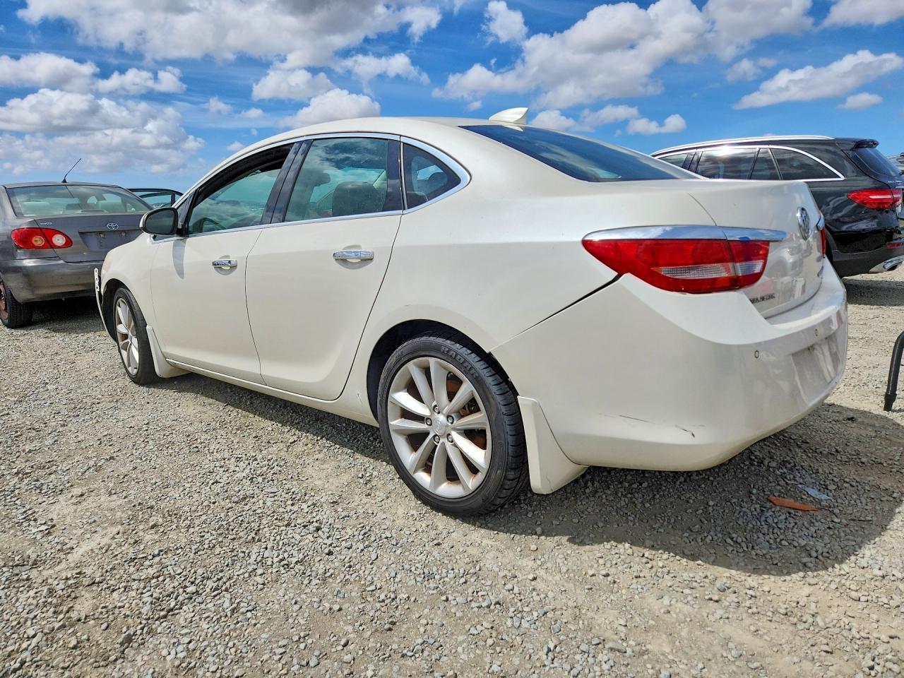 2016 Buick Verano - Фото 2