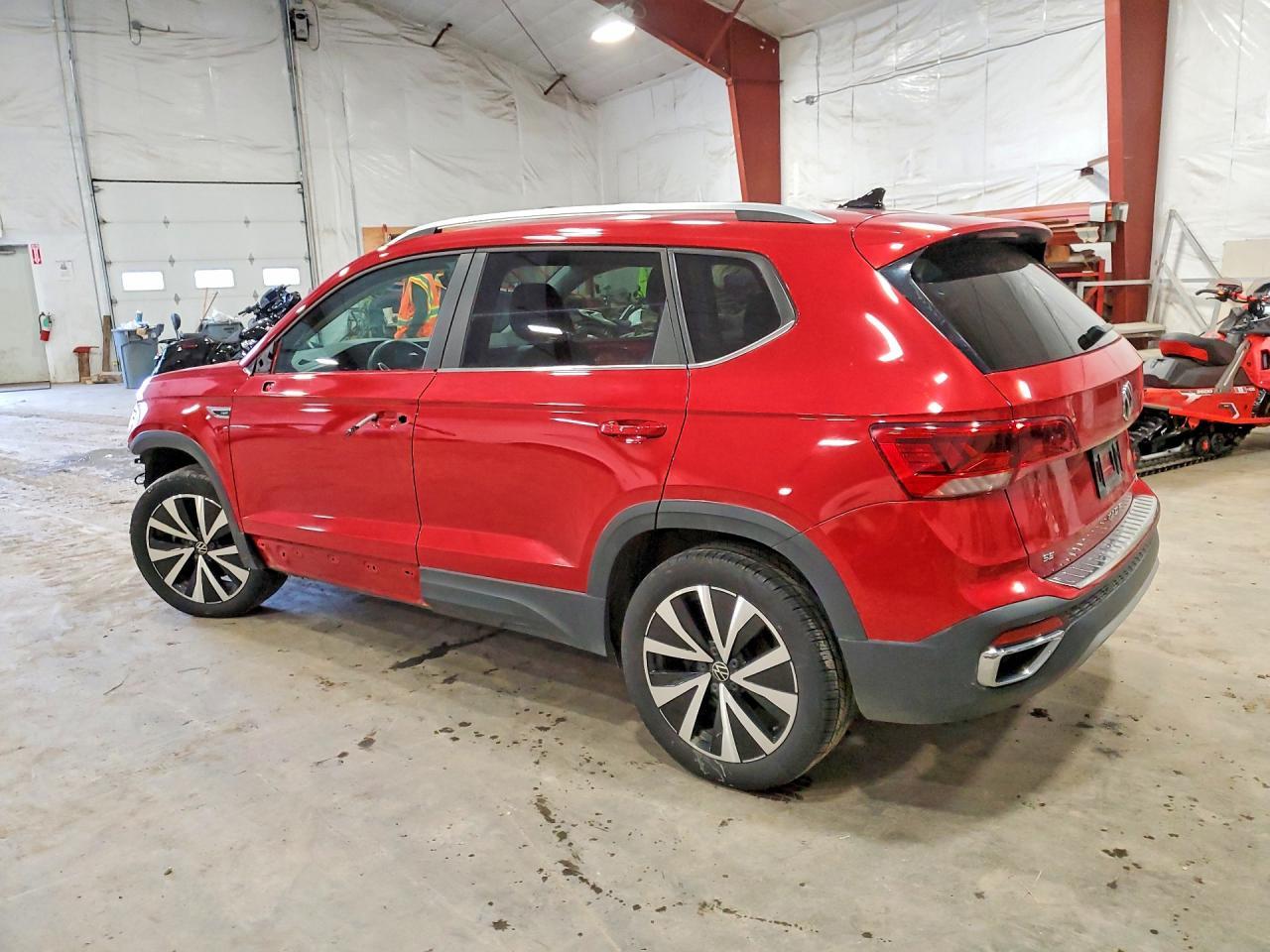 2022 Volkswagen Taos Se - Фото 2